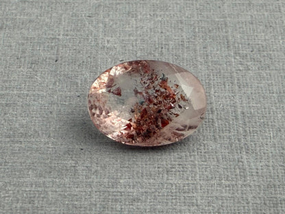 Fire Quartz with Hematite Flakes | 11x8mm | Oval Faceted Gemstone | QU533 - Gem Enthusiast