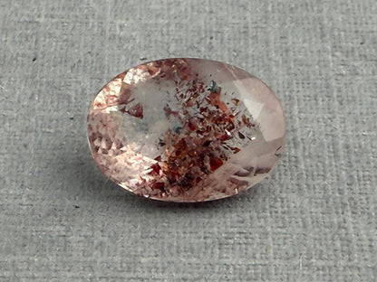 Fire Quartz with Hematite Flakes | 11x8mm | Oval Faceted Gemstone | QU533 - Gem Enthusiast