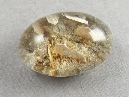 Garden Quartz with Chlorite | 26x19mm | Scenic Oval Gemstone | QU542 - Gem Enthusiast