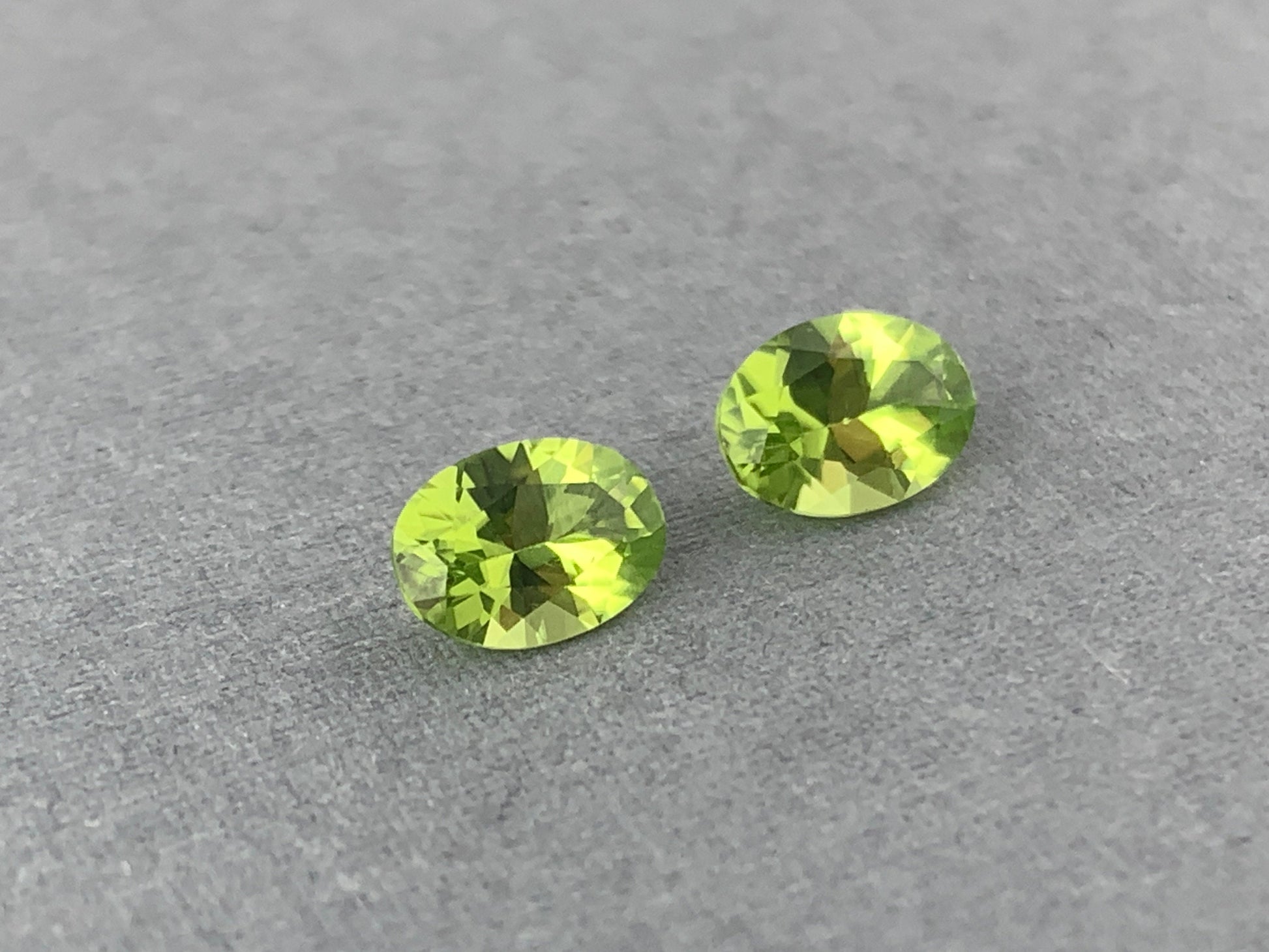 Arizona Peridot 7x5 Oval | Single or Pair | Loose Gemstone | Mined in America - Arizona Peridot - GemEnthusiast