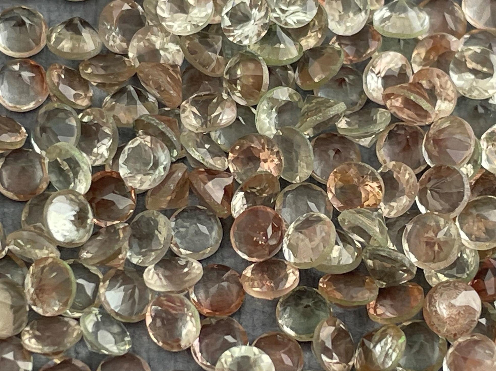 3mm Faceted Oregon Sunstones: Pale Peach/Green Round Gemstones, 5 or 10 Stone Lots - - GemEnthusiast