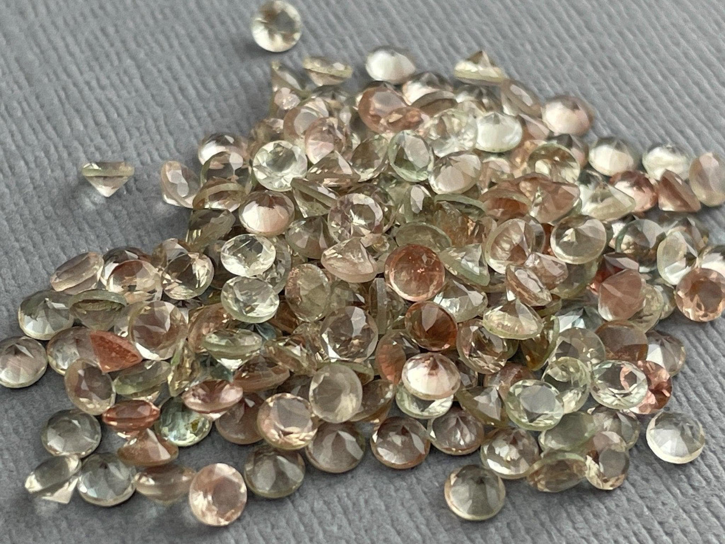 3mm Faceted Oregon Sunstones: Pale Peach/Green Round Gemstones, 5 or 10 Stone Lots - - GemEnthusiast