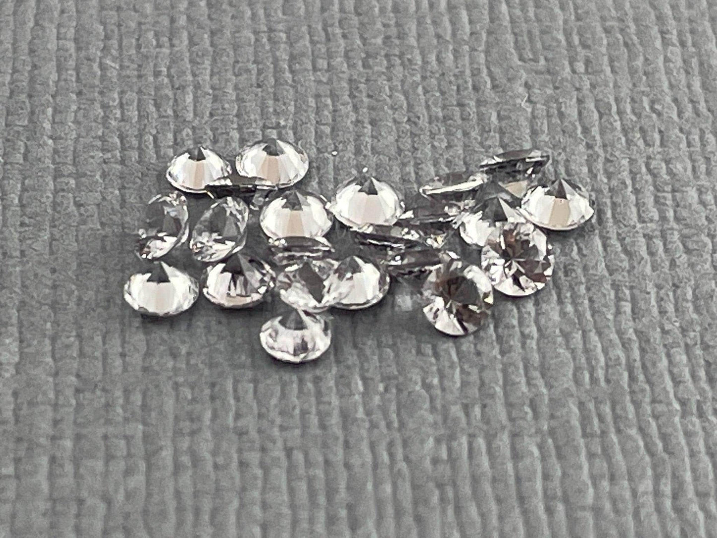 Platinum Spinel Round | 2.5mm or 3mm | Natural Mozambique Gemstone - Natural Spinel - GemEnthusiast