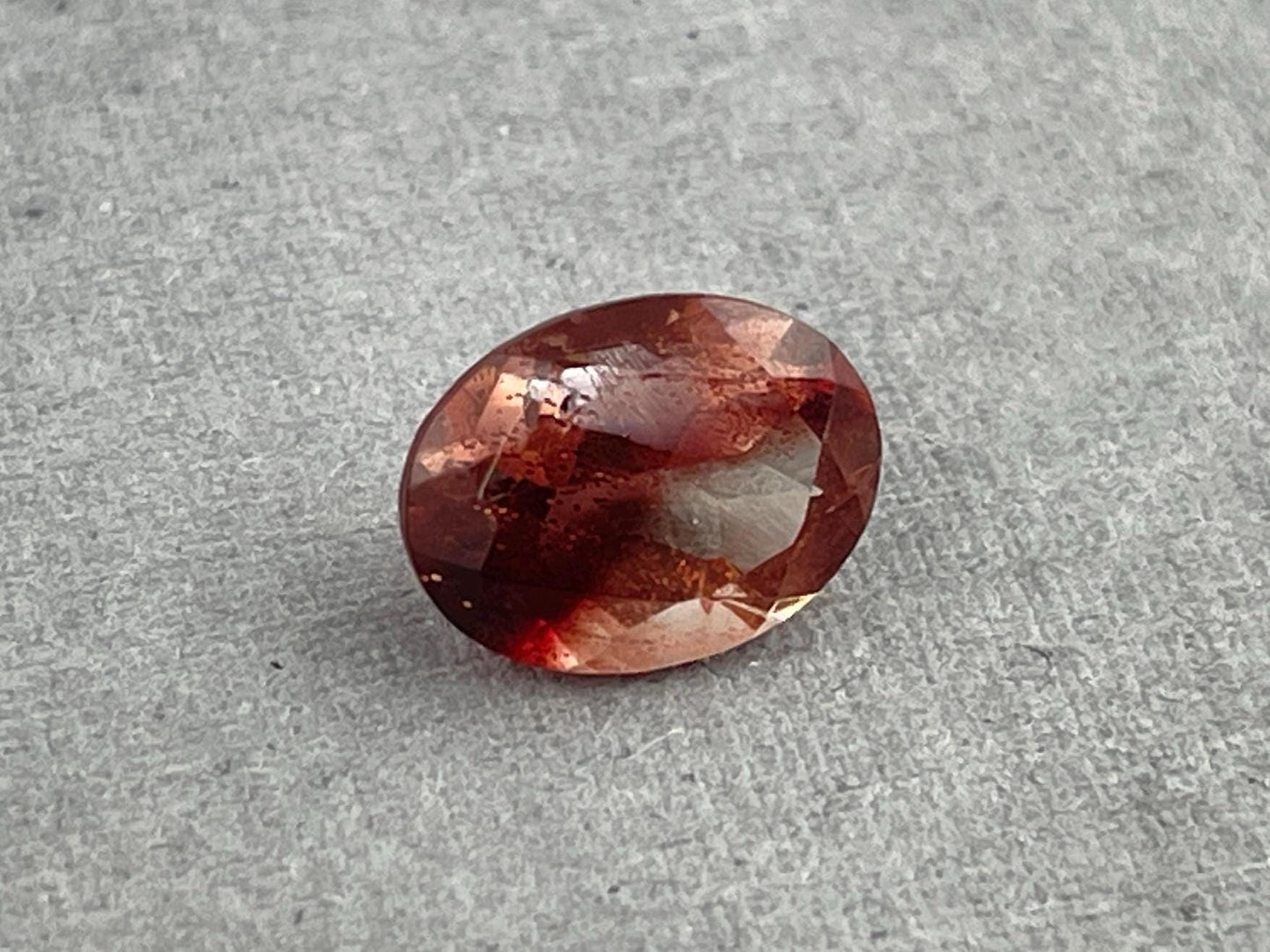 8x6 Oregon Sunstone Oval Faceted Gemstone | 1.27 carats | OSF211 - - GemEnthusiast