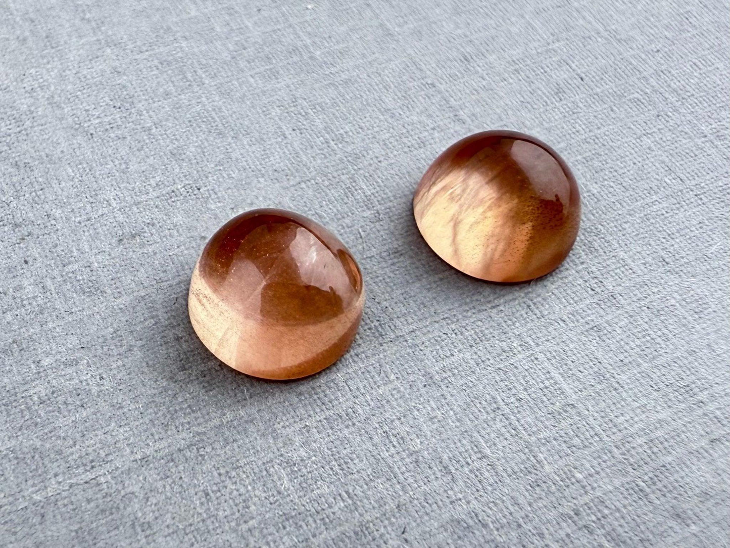 9mm Oregon Sunstones Round Cabochon Pair with Schiller | 6.4 carats | OSC313 - Oregon Sunstone - GemEnthusiast