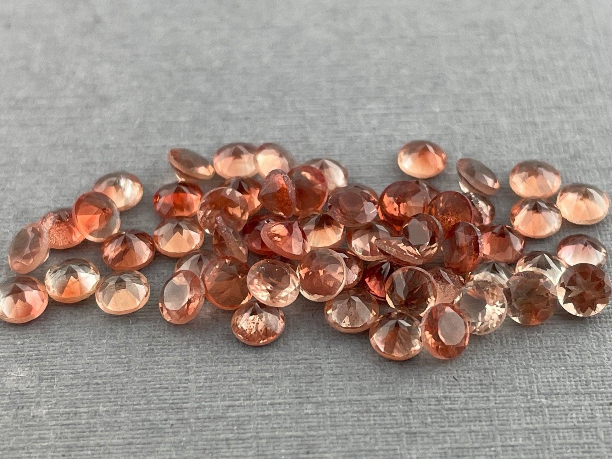 3.5 mm Oregon Sunstones Faceted Round Gemstones | Red, Medium or Light - Oregon Sunstone - GemEnthusiast