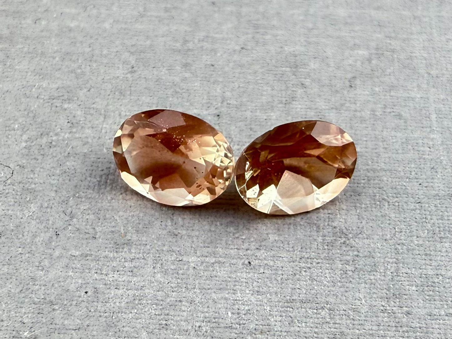 8x6 Oregon Sunstones Oval Pair | 2.46 carats | OSF179 - Oregon Sunstone, Orthoclase Feldspar - GemEnthusiast