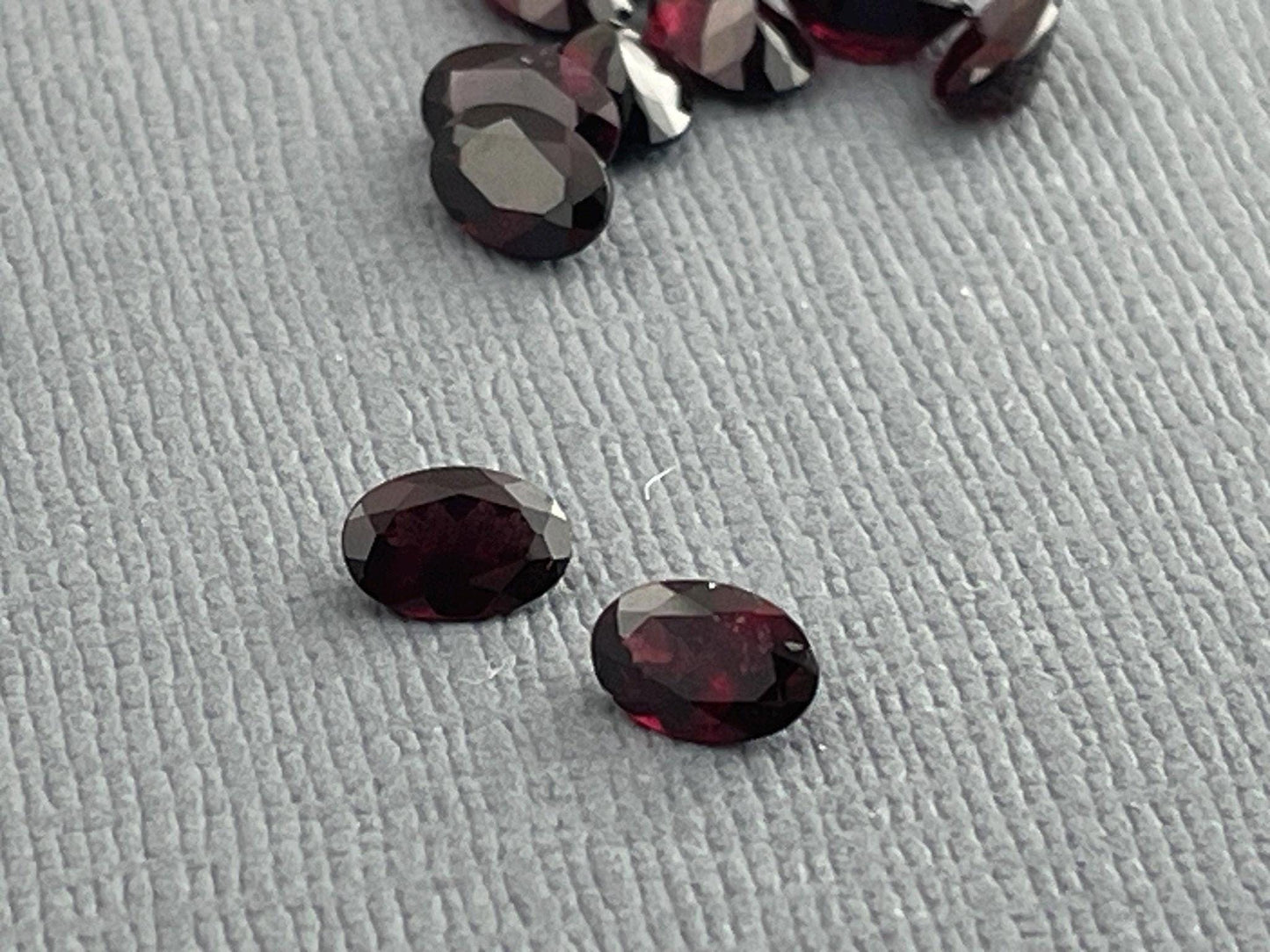 6x4 Anthill Chrome Pyrope Garnet | Loose Oval Faceted Gemstone | Arizona Mine - - GemEnthusiast