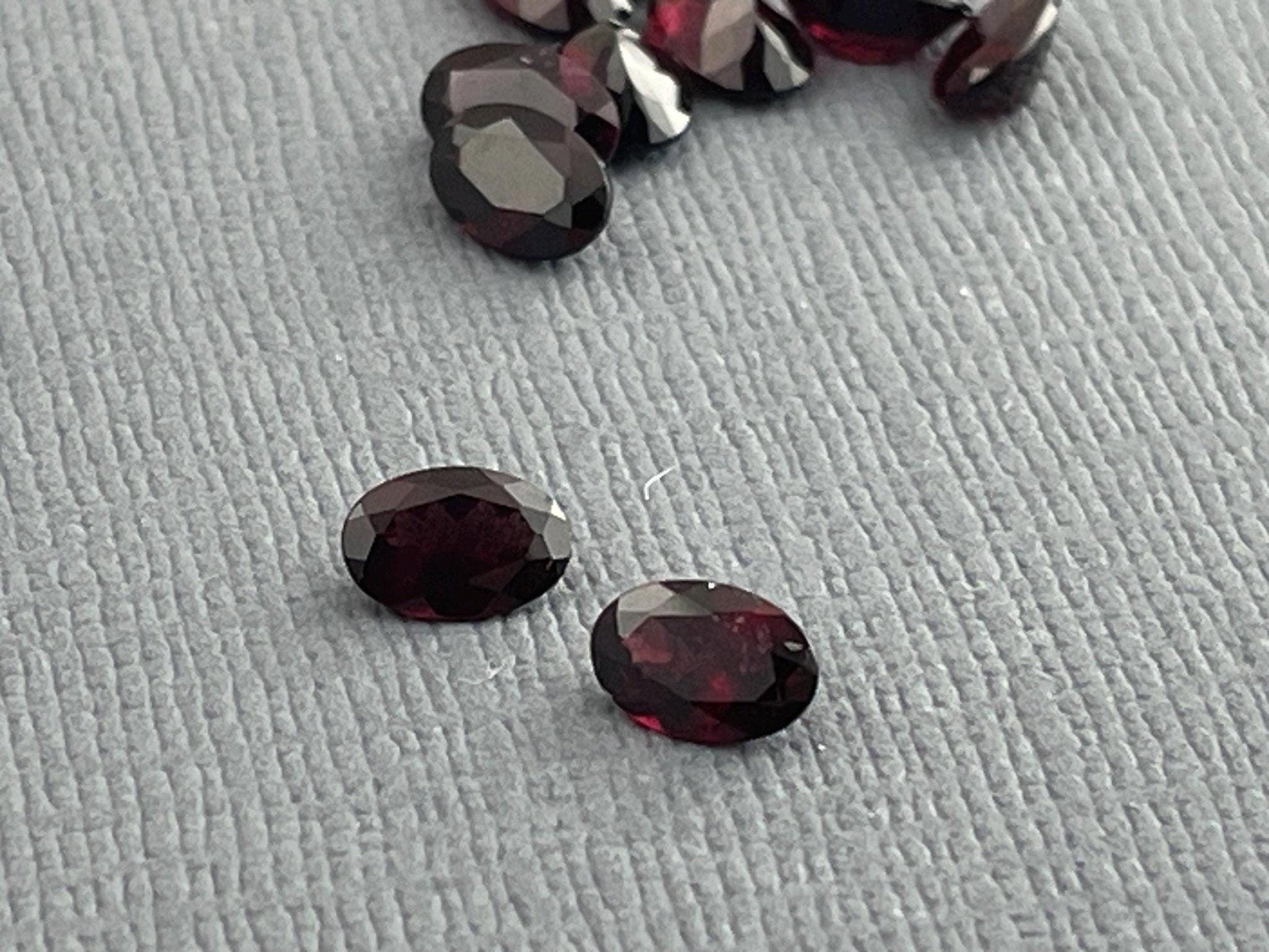 6x4 Anthill Chrome Pyrope Garnet | Loose Oval Faceted Gemstone | Arizona Mine - - GemEnthusiast