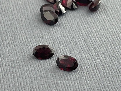 6x4 Anthill Chrome Pyrope Garnet | Loose Oval Faceted Gemstone | Arizona Mine - - GemEnthusiast