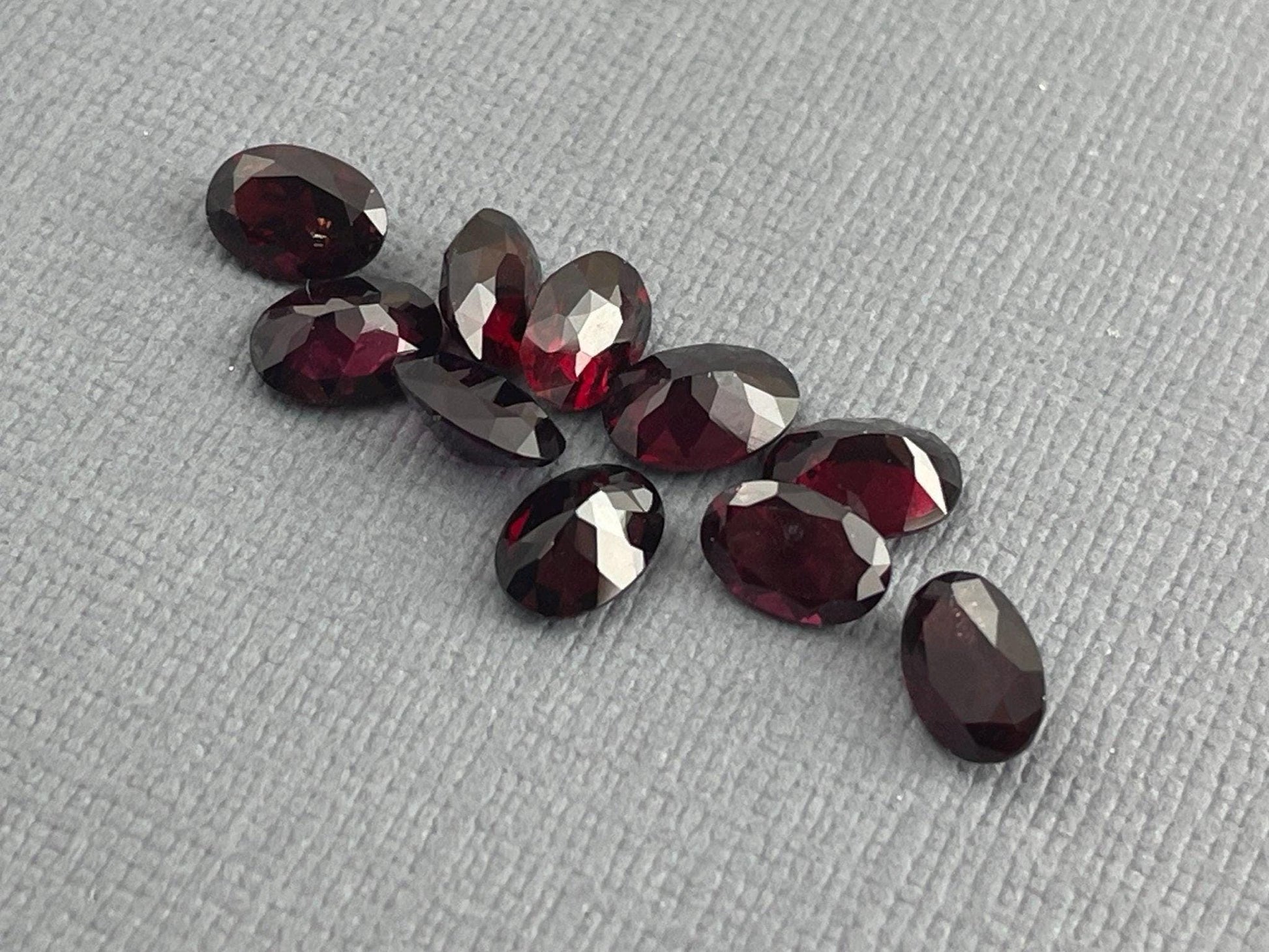7x5 Arizona Anthill Chrome Pyrope Garnet | Loose Oval Faceted Gemstone | USA Mine - - GemEnthusiast
