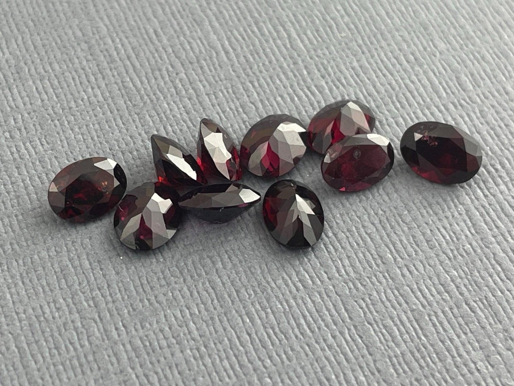 7x5 Arizona Anthill Chrome Pyrope Garnet | Loose Oval Faceted Gemstone | USA Mine - - GemEnthusiast