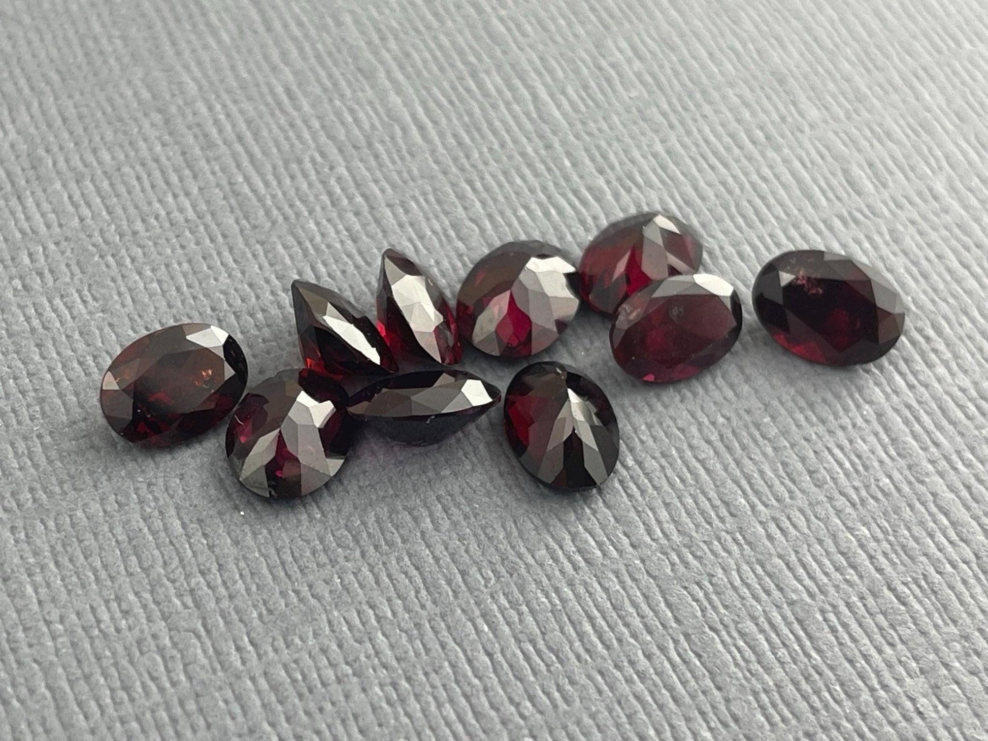 7x5 Arizona Anthill Chrome Pyrope Garnet | Loose Oval Faceted Gemstone | USA Mine - - GemEnthusiast