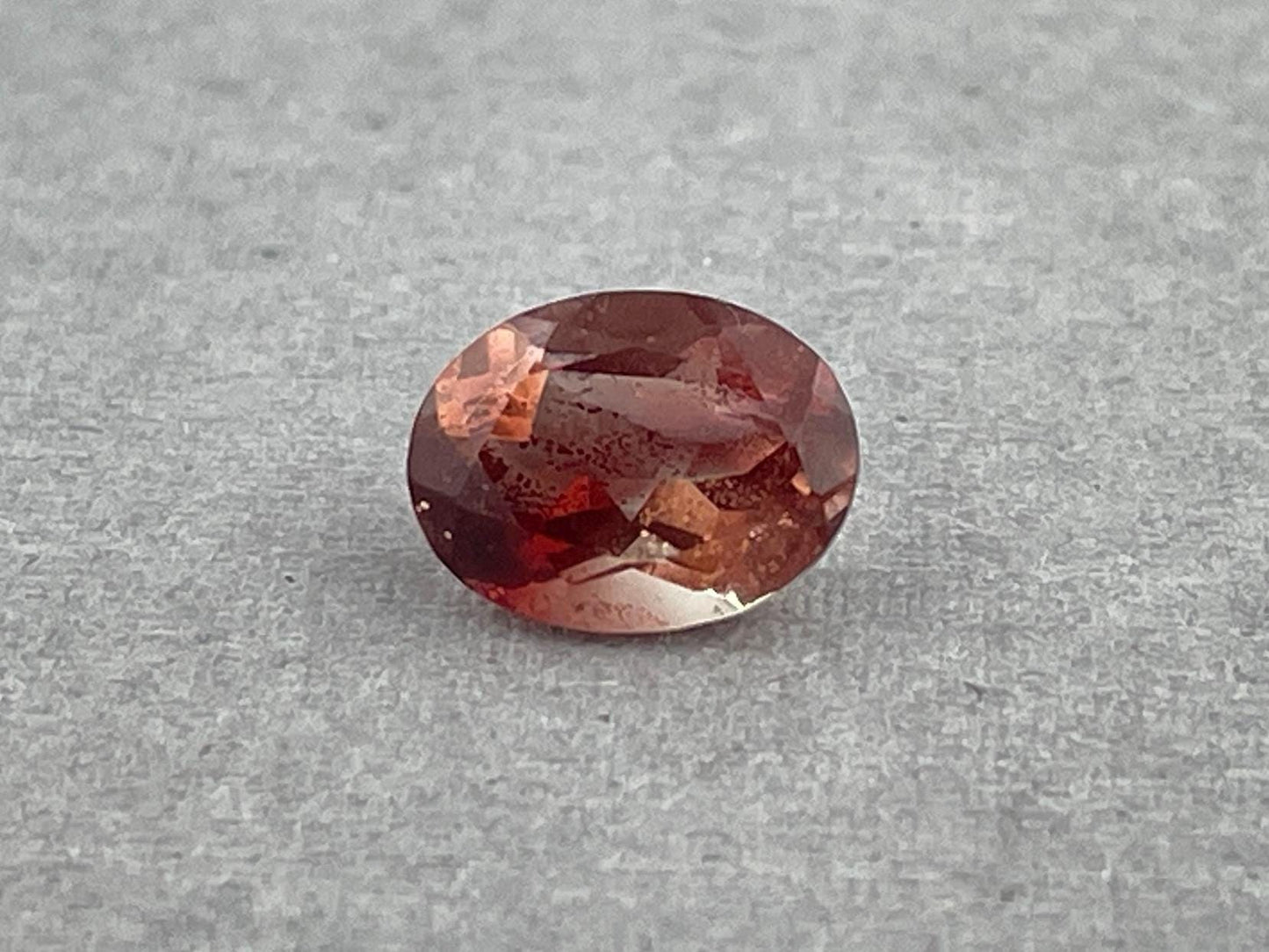 8x6 Oregon Sunstone Oval Faceted Gemstone | 1.27 carats | OSF211 - - GemEnthusiast