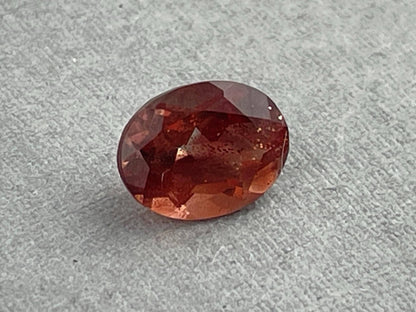 8x6 Oregon Sunstone Oval Faceted Gemstone | 1.27 carats | OSF211 - - GemEnthusiast