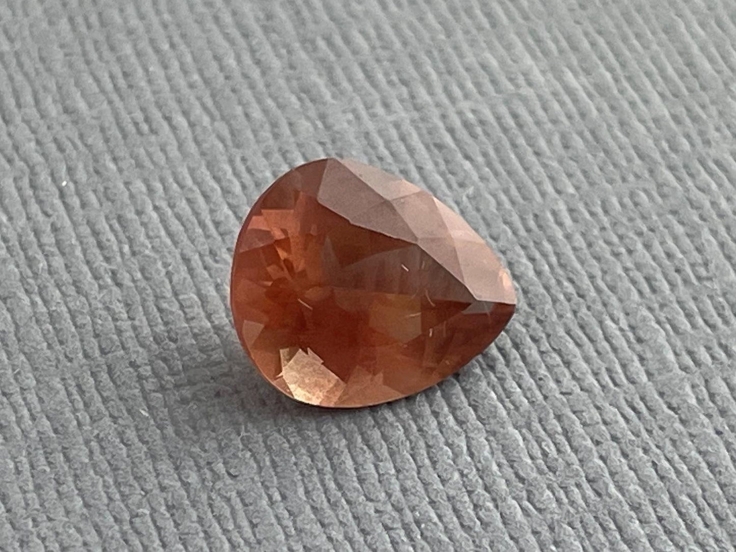 Oregon Sunstone 11x9 Pear Gemstone with Schiller | 2.83 carats | OSF185 - - GemEnthusiast