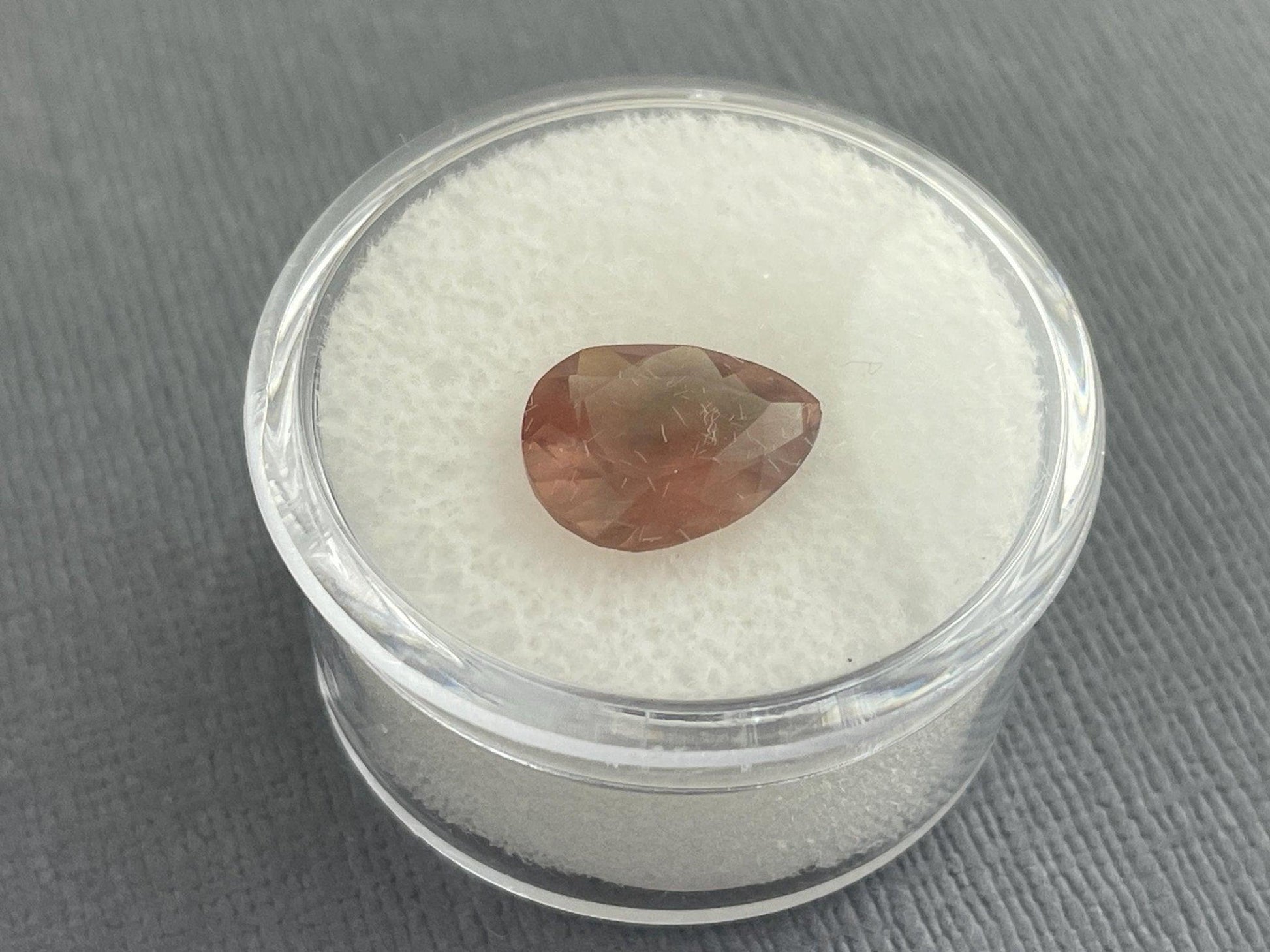 Oregon Sunstone 11x9 Pear Gemstone with Schiller | 2.83 carats | OSF185 - - GemEnthusiast