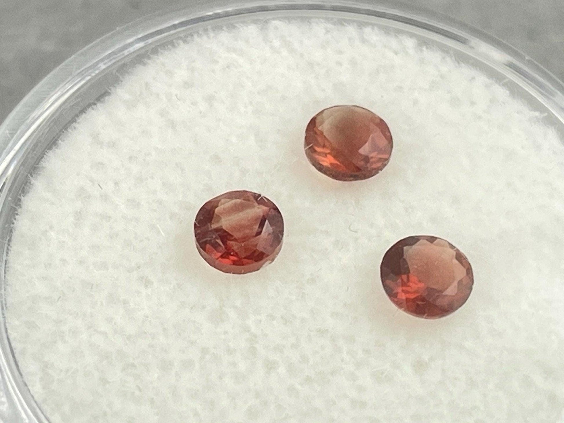 4mm Oregon Sunstone Lot | Red with Schiller and Zoning | Faceted Round Gemstones | OSF197 - Oregon Sunstone - GemEnthusiast