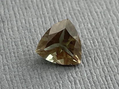 7mm Green Oregon Sunstone Trillion Faceted Gemstone | 1.1 carats | OSF160 - Oregon Sunstone - GemEnthusiast