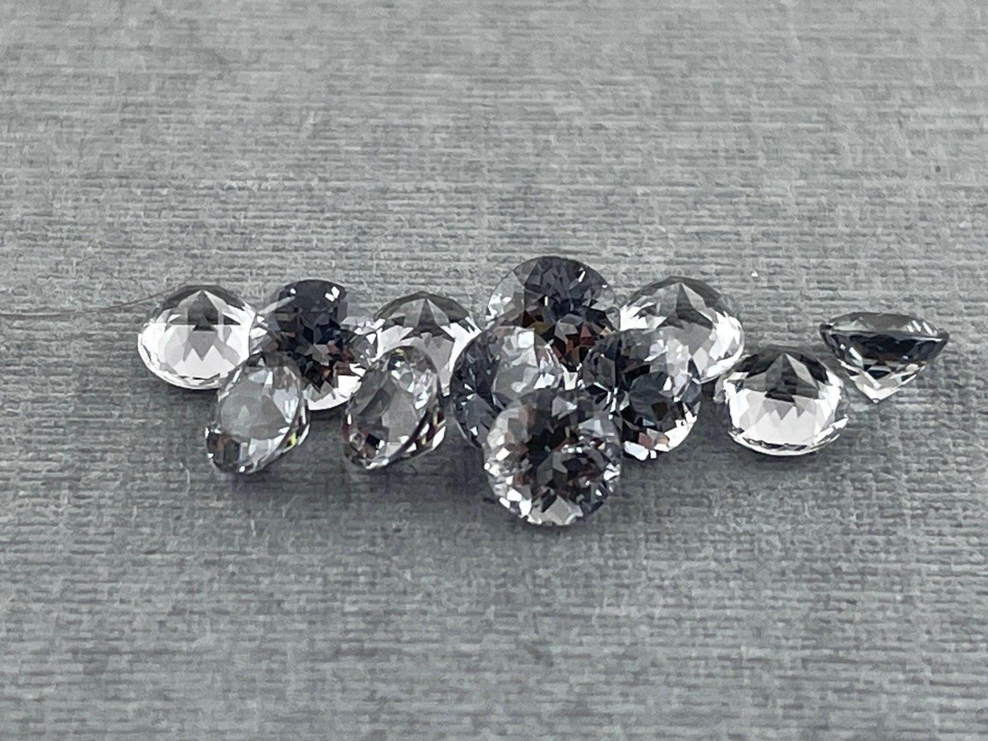 3.5 mm Platinum Spinel Faceted Round | Mozambique Natural Gemstone | P173 - Natural Spinel - GemEnthusiast