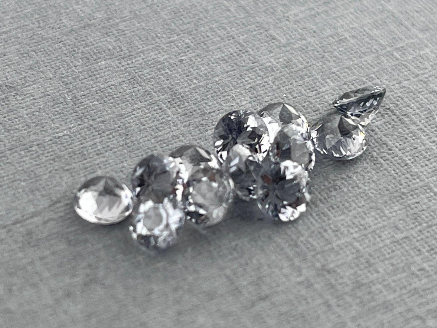 3.5 mm Platinum Spinel Faceted Round | Mozambique Natural Gemstone | P173 - Natural Spinel - GemEnthusiast