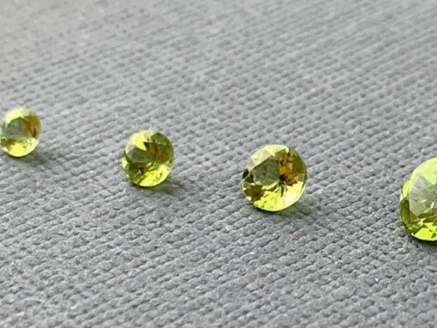 Arizona Peridot | 3mm 3.5mm | Loose Round Faceted Gemstone | Mined in the USA - Arizona Peridot - GemEnthusiast