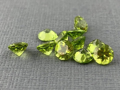 Arizona Peridot | 3mm 3.5mm | Loose Round Faceted Gemstone | Mined in the USA - Arizona Peridot - GemEnthusiast