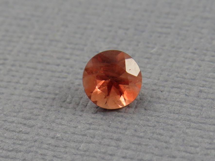 5mm Oregon Sunstone Round | Faceted Ethically Sourced Gemstone | OSF235 - Oregon Sunstone - GemEnthusiast