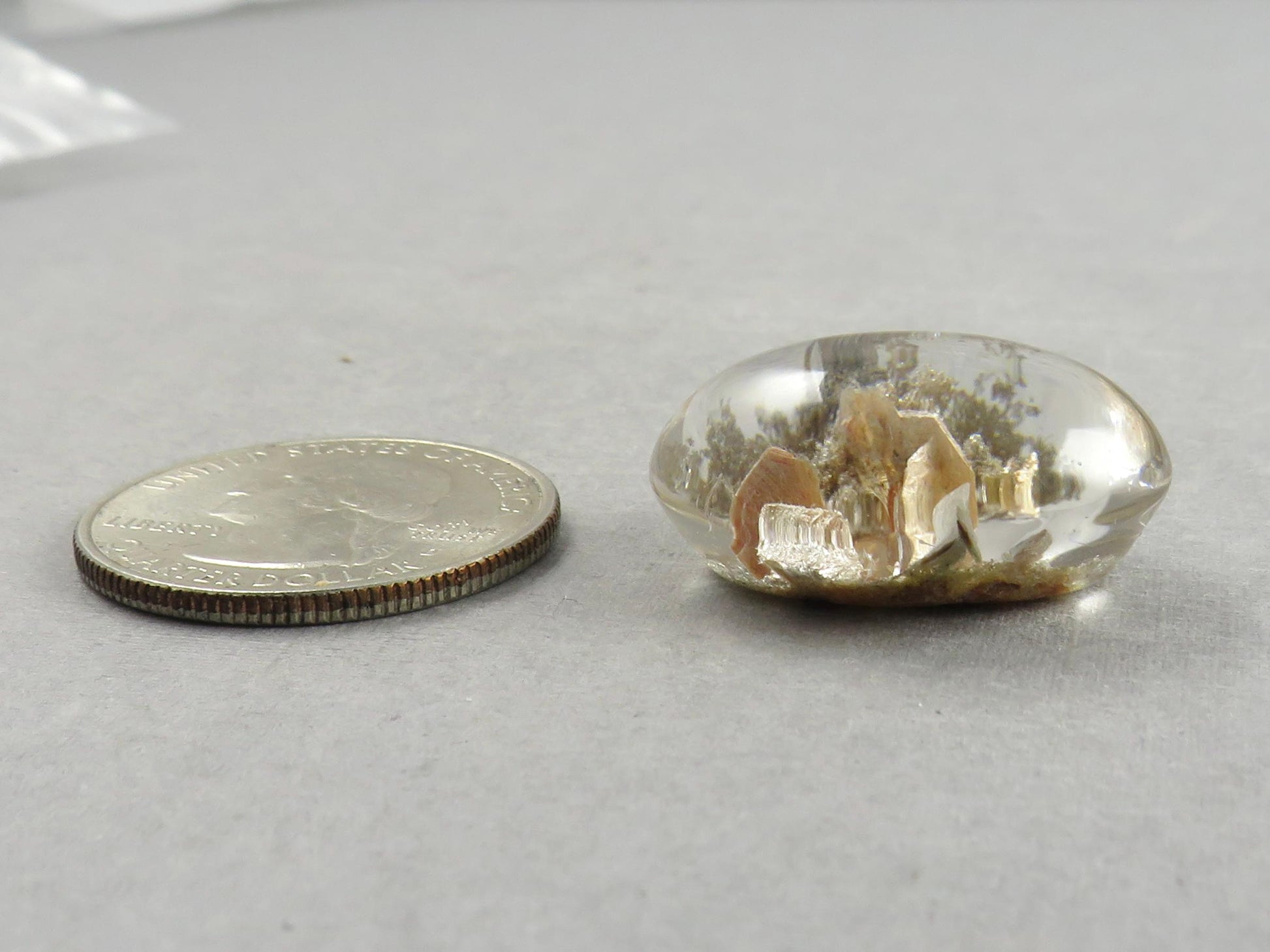 Garden Quartz with Chlorite | 26x19mm | Scenic Oval Gemstone | QU542 - Chlorite in Quartz - GemEnthusiast