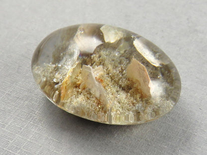 Garden Quartz with Chlorite | 26x19mm | Scenic Oval Gemstone | QU542 - Chlorite in Quartz - GemEnthusiast