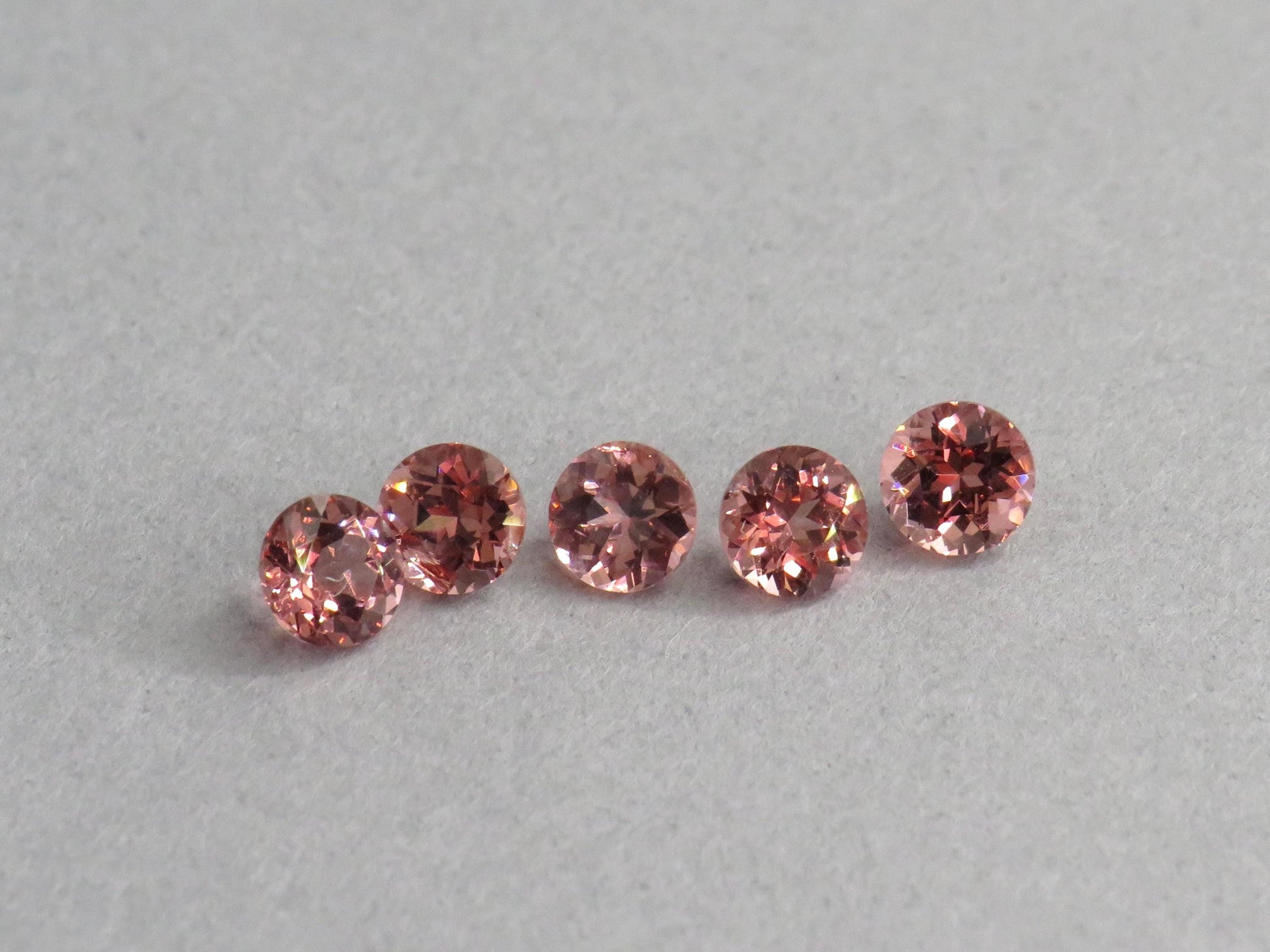 Malaya Peach Garnet | 4mm Round Loose Gemstones | Per Stone - Malaya Garnet - GemEnthusiast