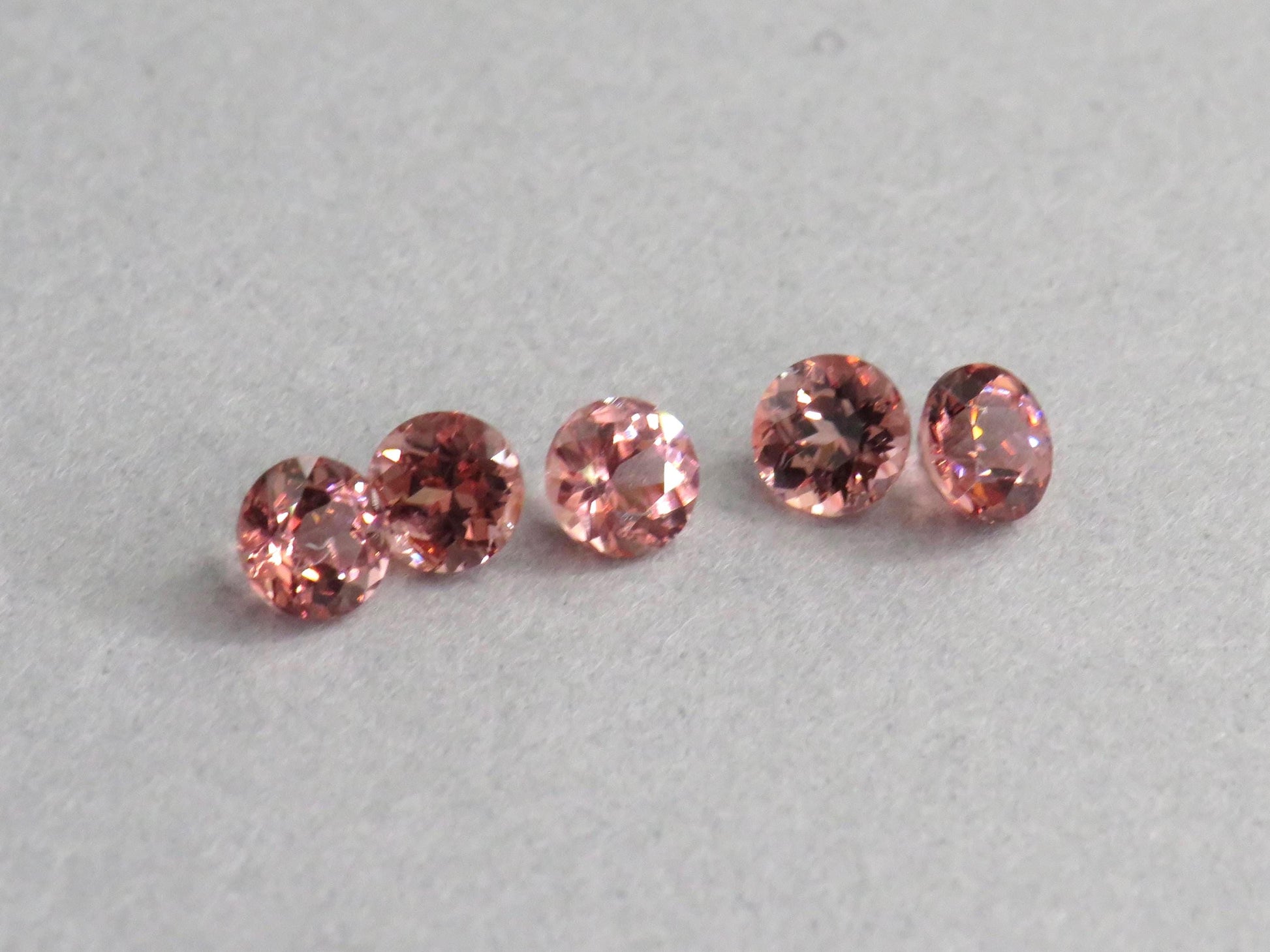 Malaya Peach Garnet | 4mm Round Loose Gemstones | Per Stone - Malaya Garnet - GemEnthusiast