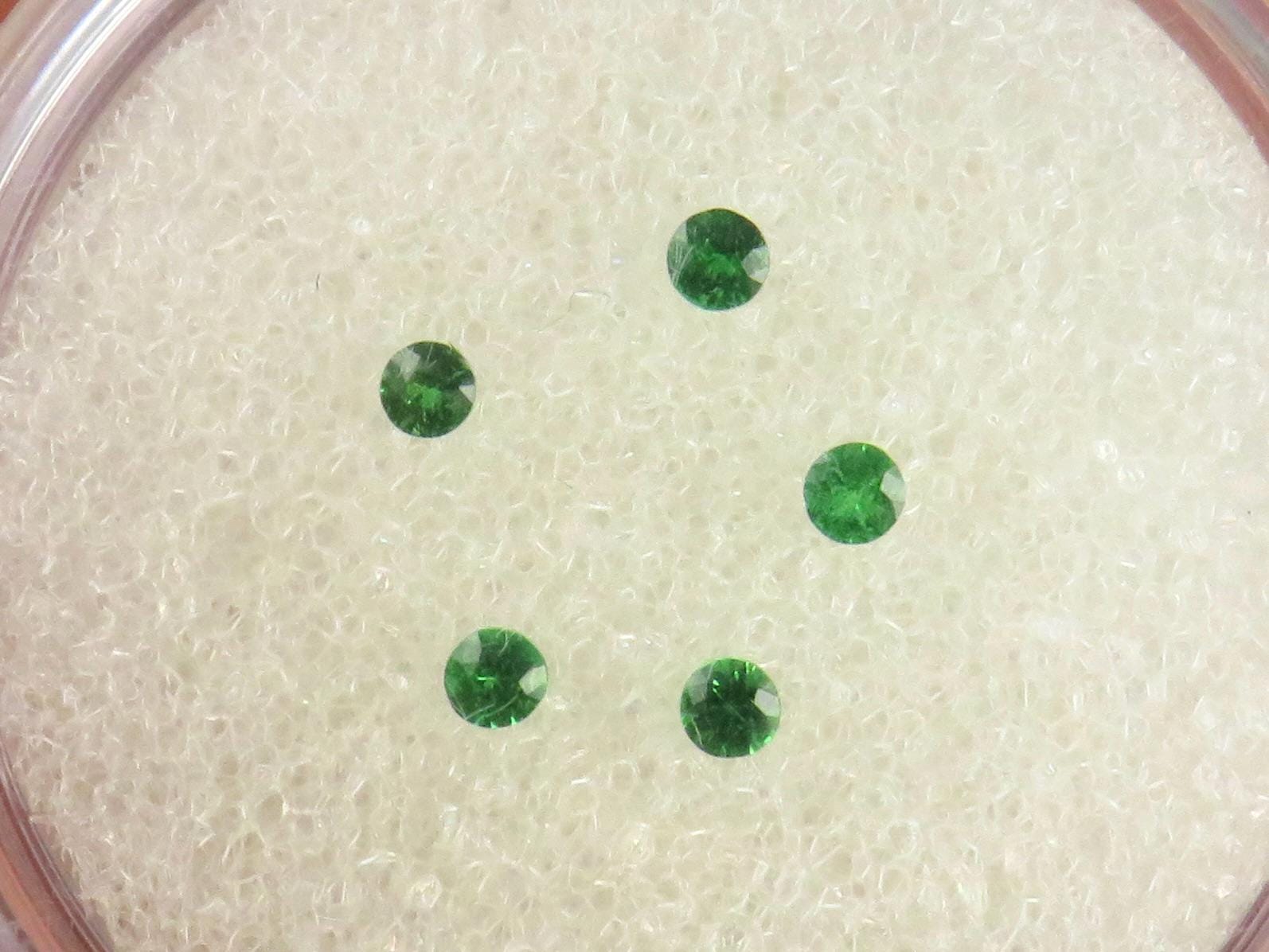 1.9mm Tsavorite Garnet | 5 Stone Lot | Natural Loose Gemstone | Kenya - Tsavorite Garnet - GemEnthusiast