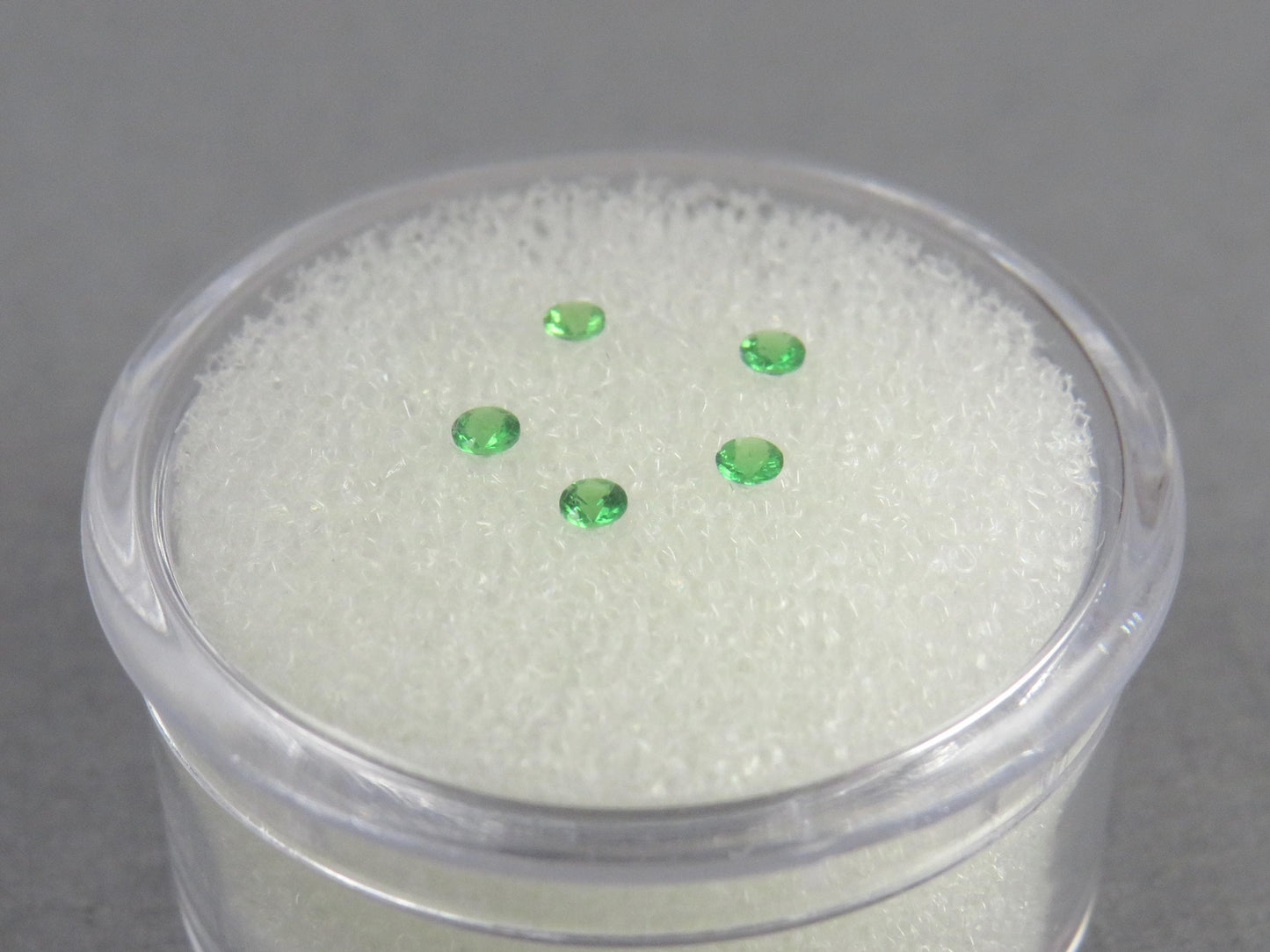 1.9mm Tsavorite Garnet | 5 Stone Lot | Natural Loose Gemstone | Kenya - Tsavorite Garnet - GemEnthusiast