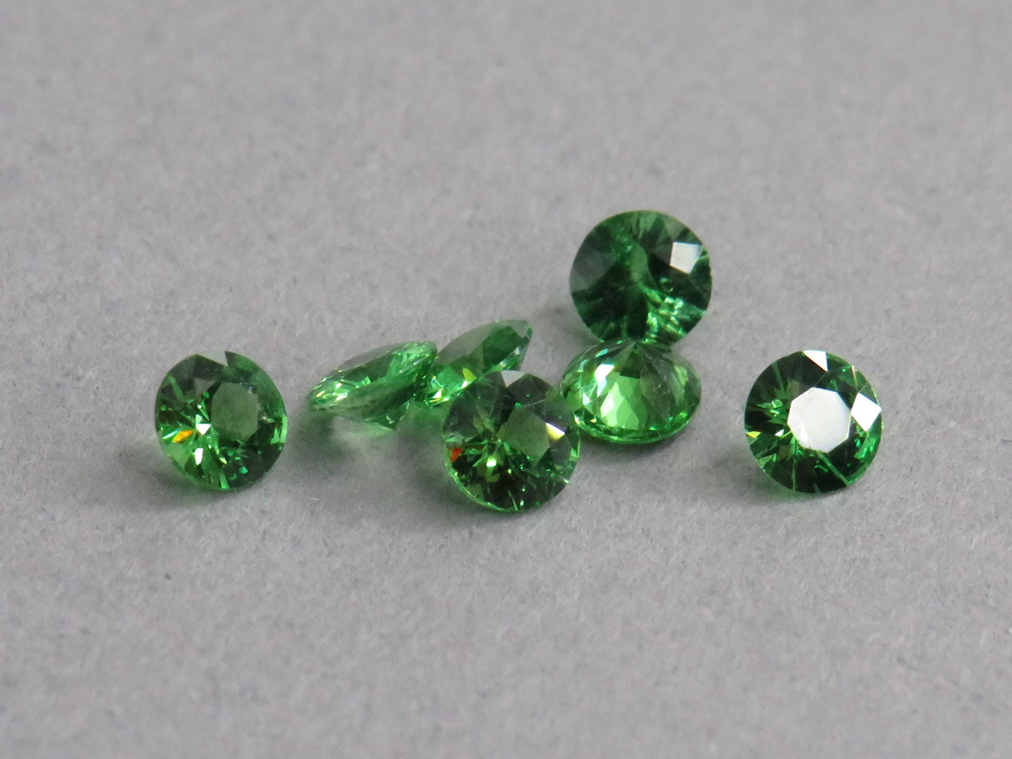 Tsavorite Garnet Loose Gemstones | Calibrated in 3mm and 2.5mm | Kenya - Tsavorite Garnet - GemEnthusiast