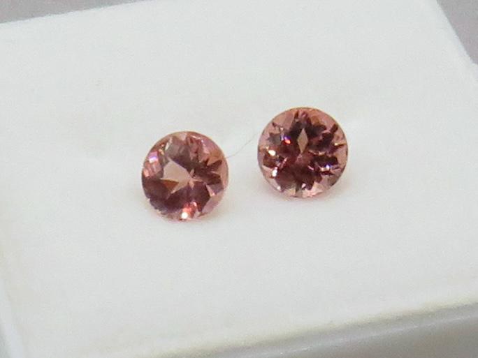 Malaya Peach Garnet | 4mm Round Loose Gemstones | Per Stone - Malaya Garnet - GemEnthusiast