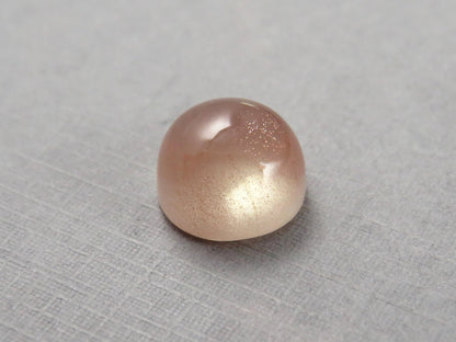10mm Oregon Sunstone Round Cabochon | Natural American Gemstone | 5.4 carats | OSC349 - Oregon Sunstone - GemEnthusiast