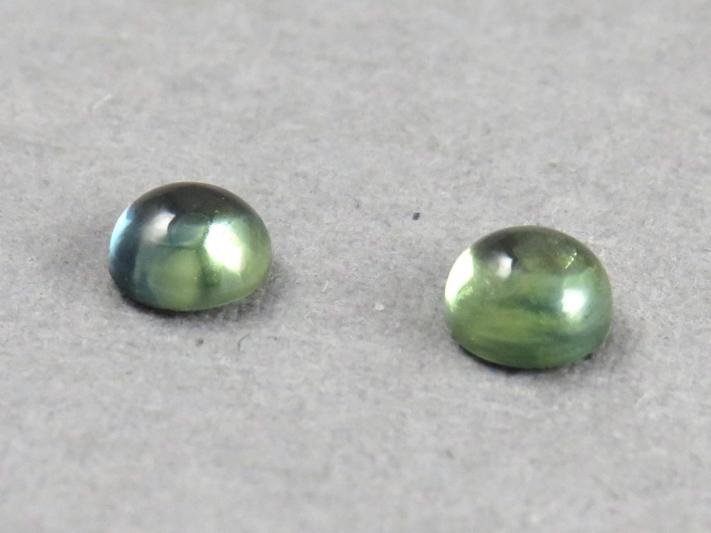 Montana Sapphire Cabochon - 4mm Round Pair | Bicolor Teal-Blue | American Gemstone | SA304 - Montana Sapphire - GemEnthusiast