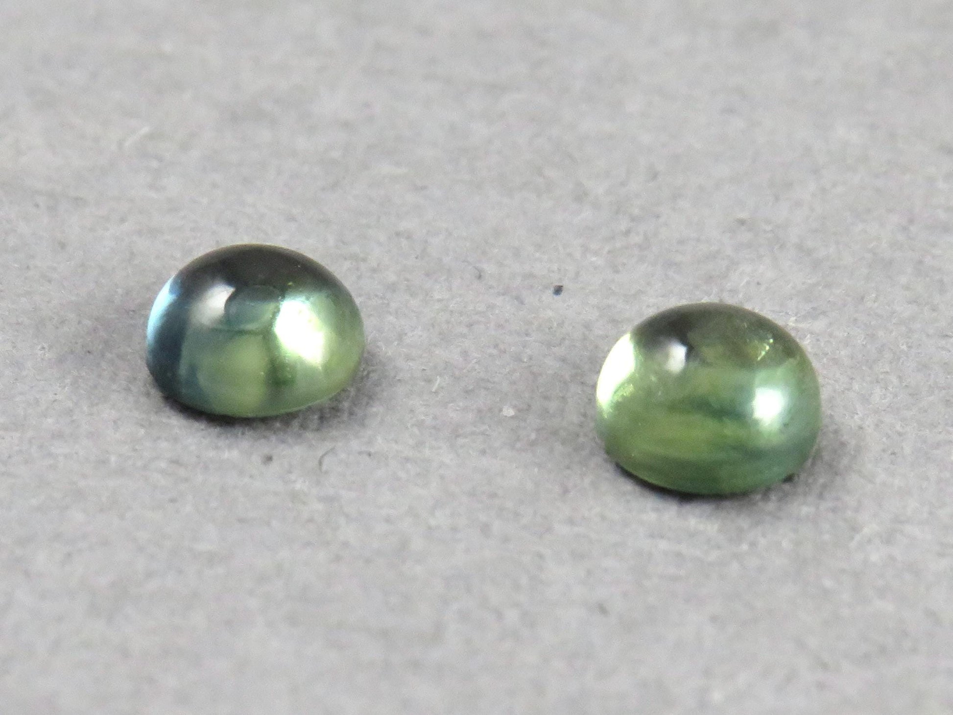 Montana Sapphire Cabochon - 4mm Round Pair | Bicolor Teal-Blue | American Gemstone | SA304 - Montana Sapphire - GemEnthusiast
