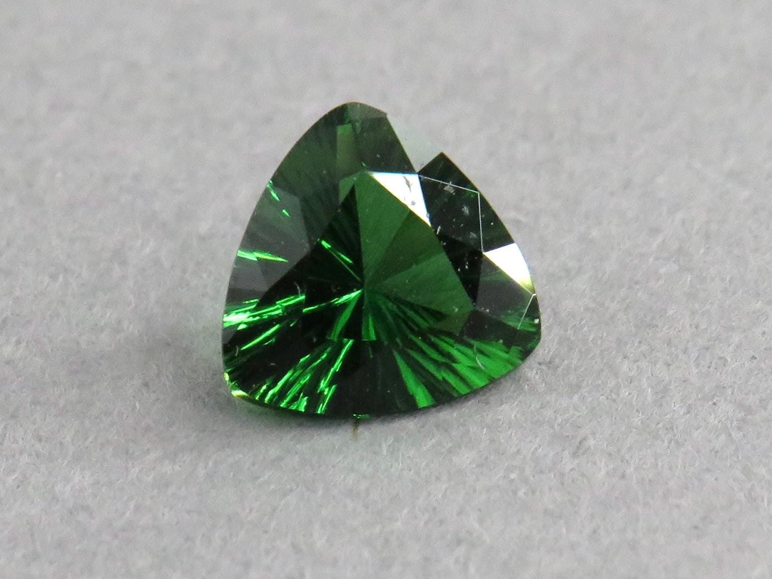 Chrome Tourmaline Trillion | 5.5mm | Tanzania | TO570 - Chrome Tourmaline - GemEnthusiast