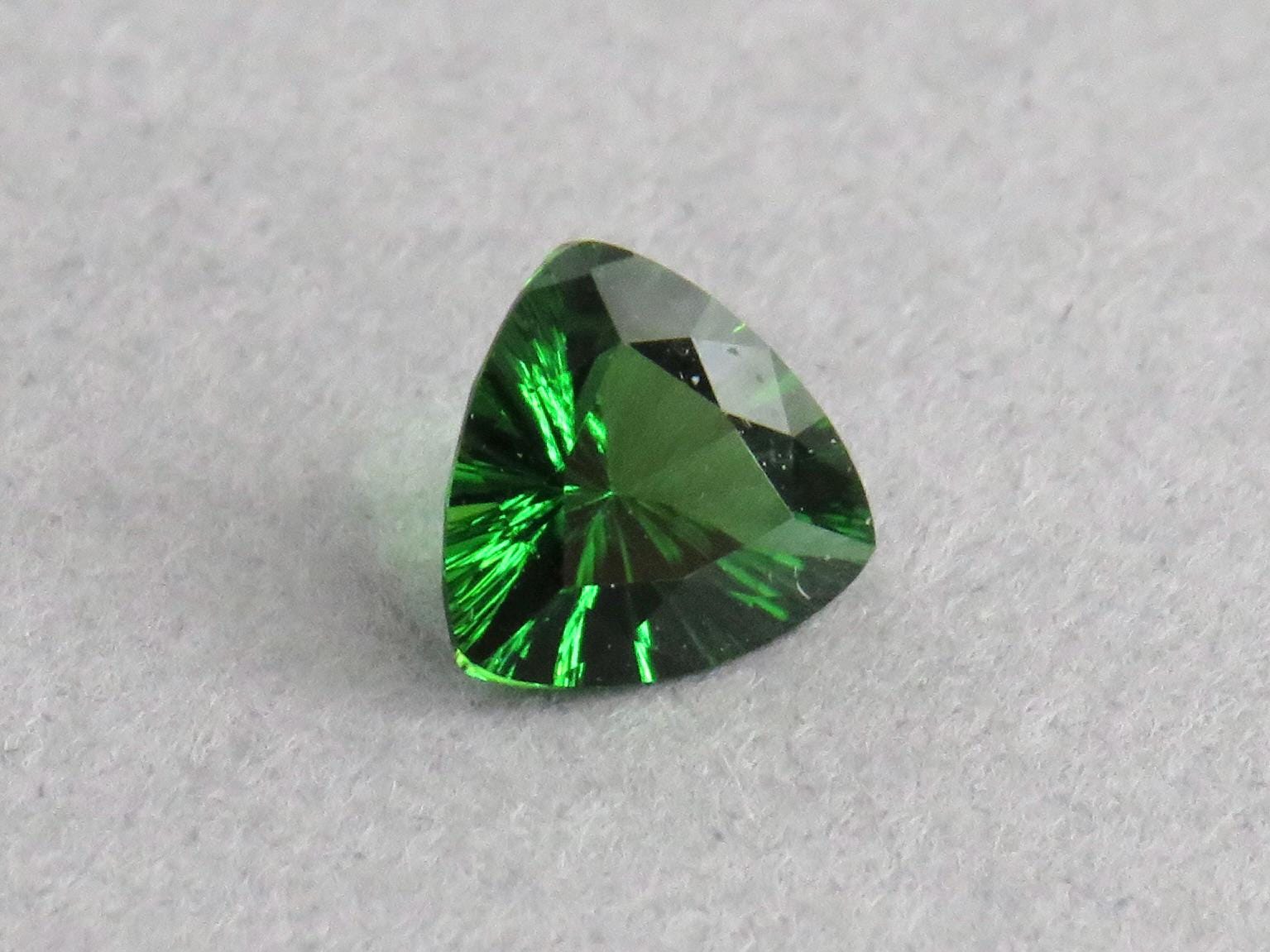 Chrome Tourmaline Trillion | 5.5mm | Tanzania | TO570 - Chrome Tourmaline - GemEnthusiast
