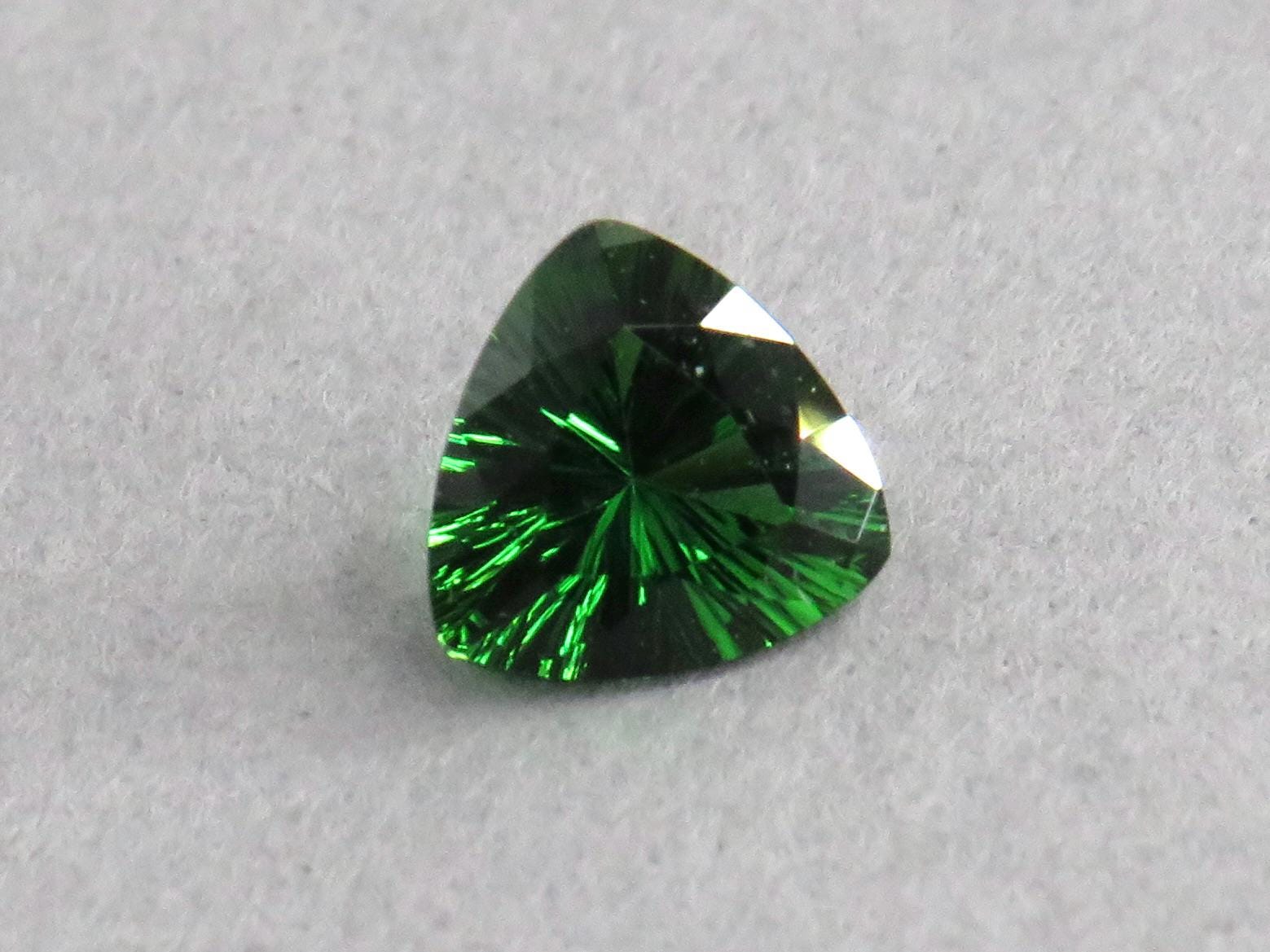 Chrome Tourmaline Trillion | 5.5mm | Tanzania | TO570 - Chrome Tourmaline - GemEnthusiast