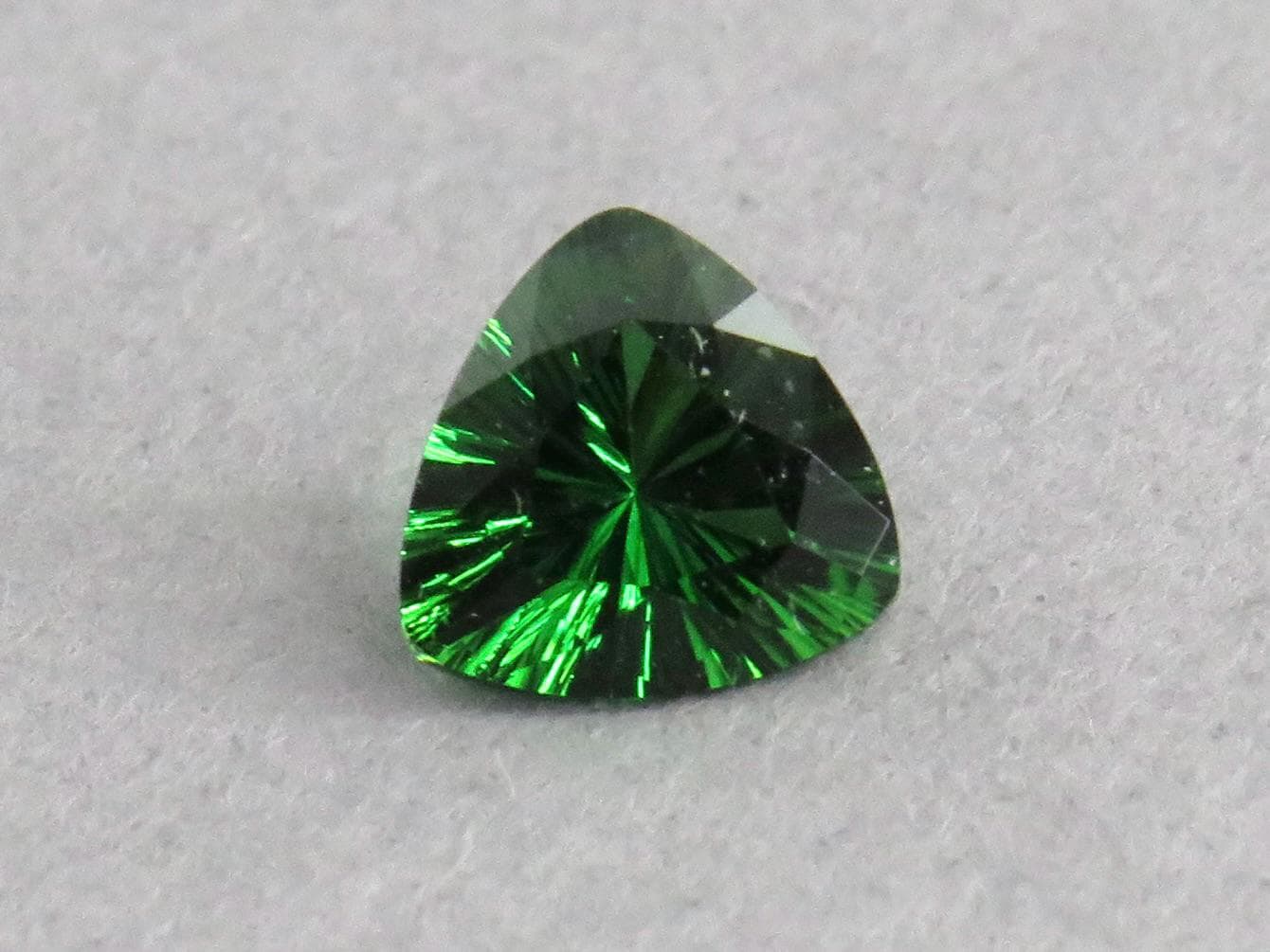 Chrome Tourmaline Trillion | 5.5mm | Tanzania | TO570 - Chrome Tourmaline - GemEnthusiast