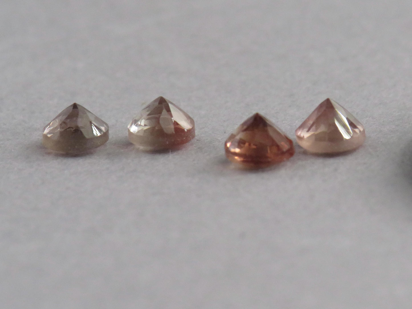 4mm Oregon Sunstone Lot | Red with Zoning and Striations | Faceted Round Gemstones | OSF248 - - GemEnthusiast