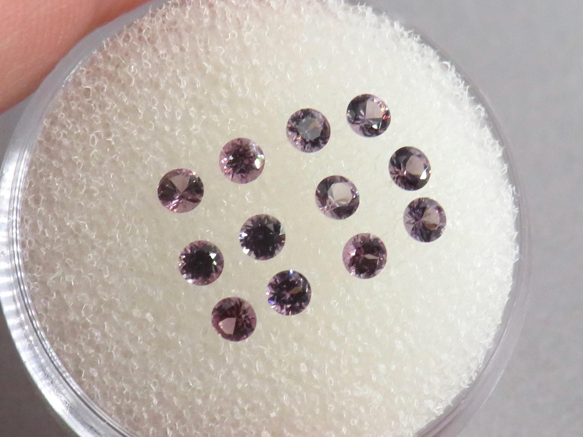 2.4mm Spinel Faceted Round | 0.8ct | Sold as Lot | SL133 - - GemEnthusiast