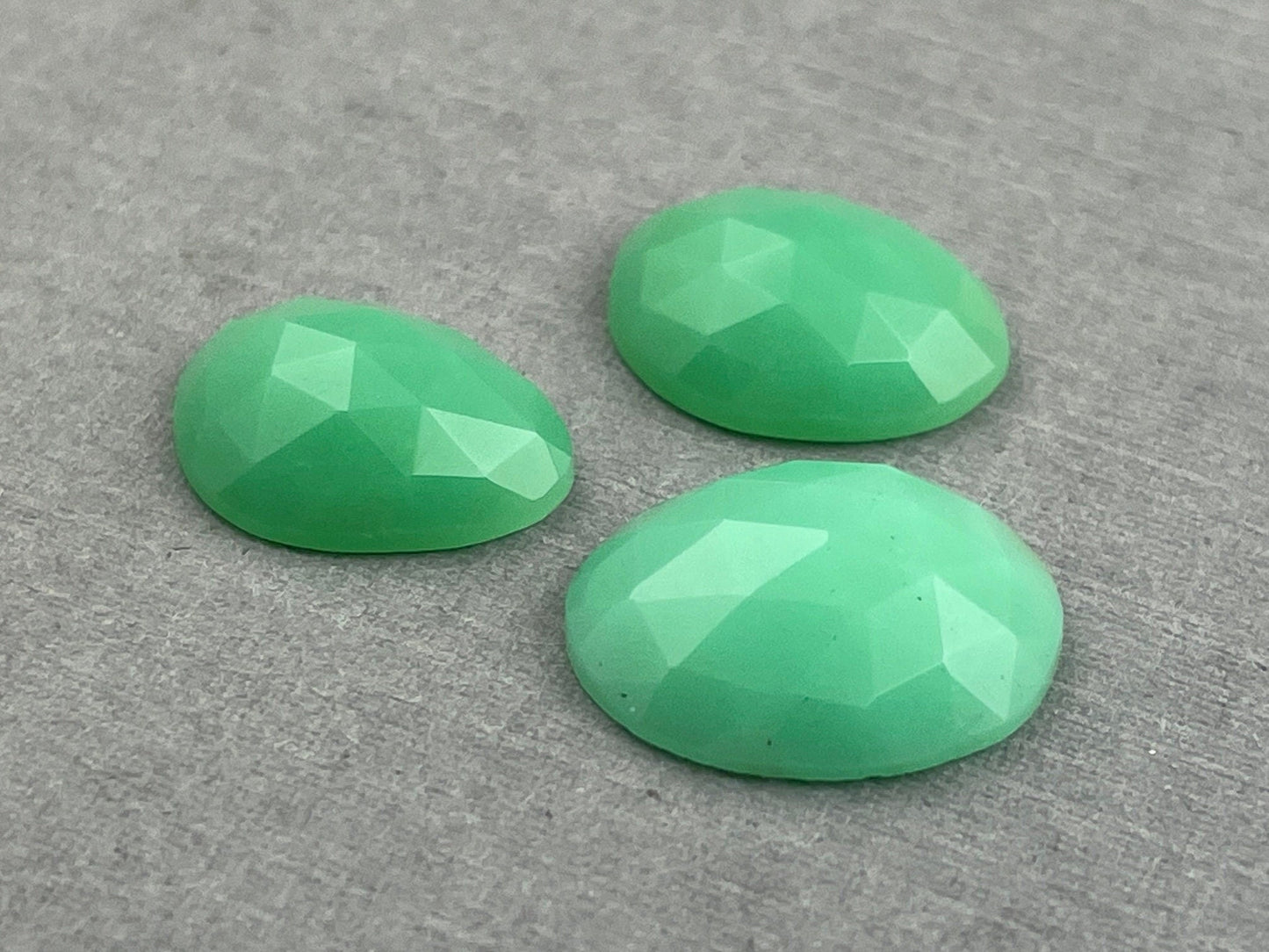 Mint Chrysoprase Rose Cut Lot | Chalcedony Gemstones | 10 carats | CY120 - Gem Enthusiast