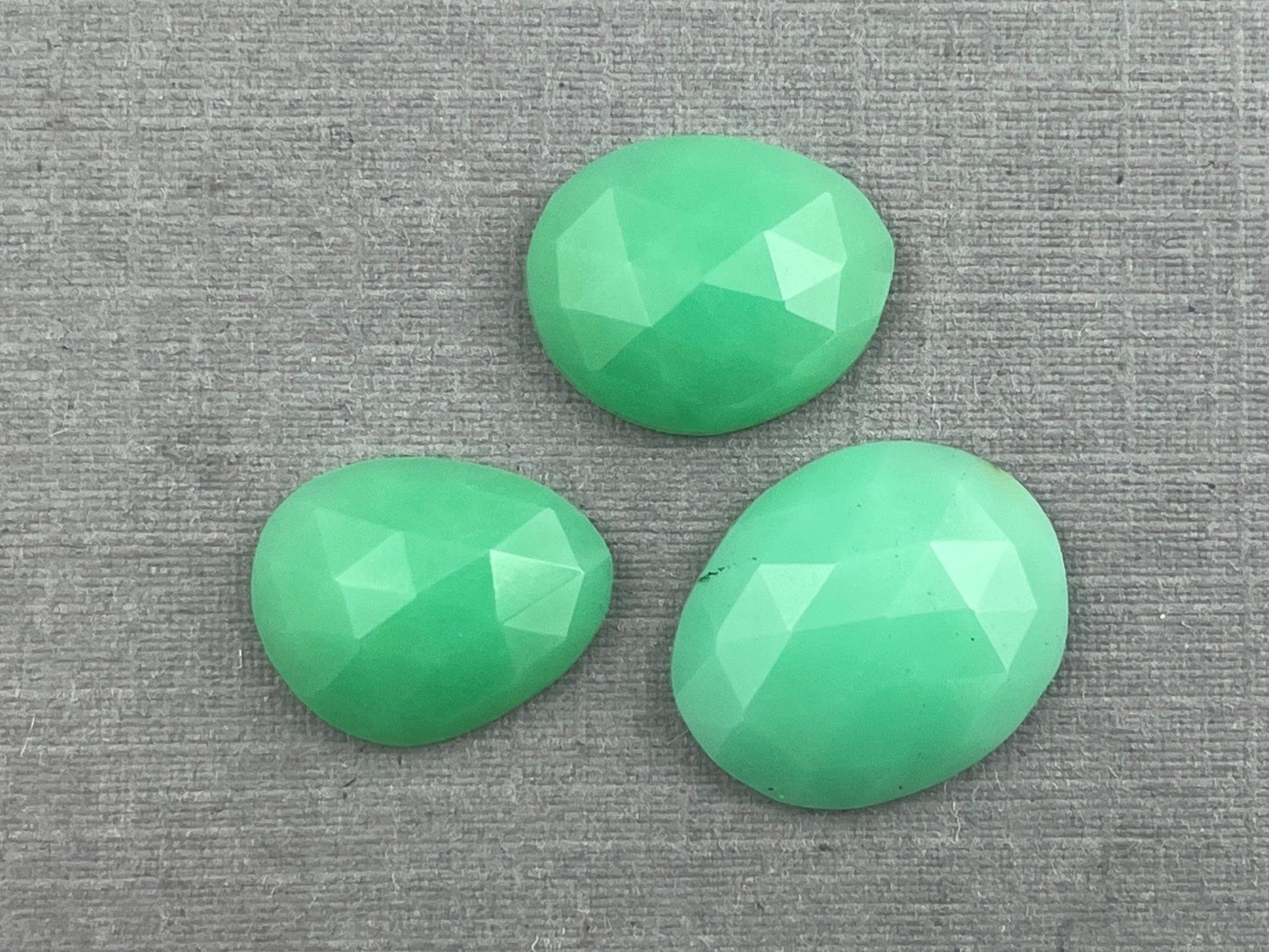 Mint Chrysoprase Rose Cut Lot | Chalcedony Gemstones | 10 carats | CY120 - Gem Enthusiast