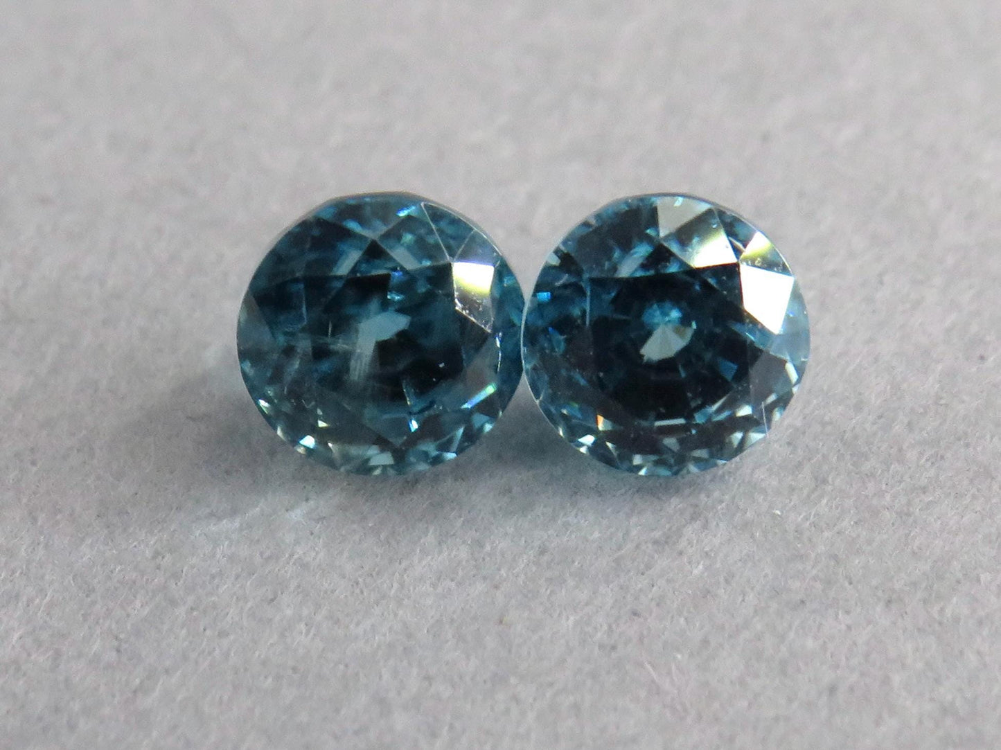 Natural Blue Zircon | 5mm Faceted Round Pair | ZC103 - Gem Enthusiast