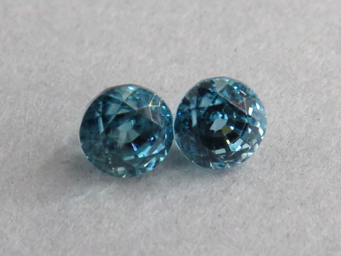 Natural Blue Zircon | 5mm Faceted Round Pair | ZC103 - Gem Enthusiast