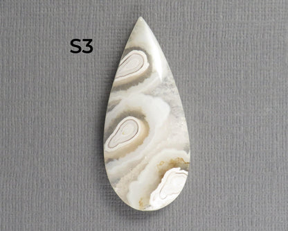 Orbicular Agate Cabochon Round | Eye Agate | 33–44mm, avg 34.40ct | Indonesia | OA104 - Gem Enthusiast